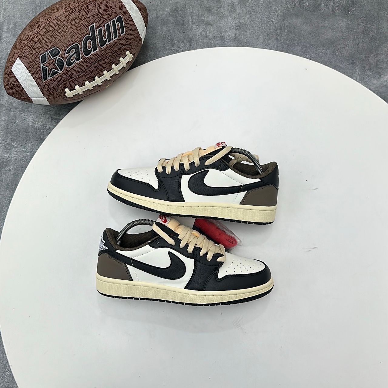 AIR JORDAN 1 RETRO LOW OG MOCHA