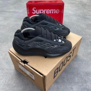 ADIDAS YEEZY BOOST SNEAKER