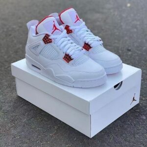AIR JORDAN 4  METALLIC RED SNEAKER