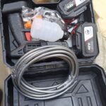 Pressure washer with 2 batteries 48volts