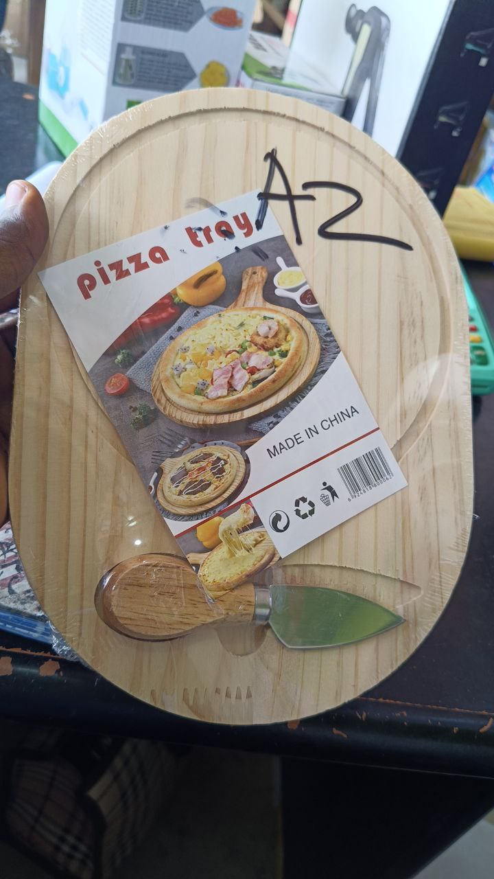 Az pizza tray with cutter